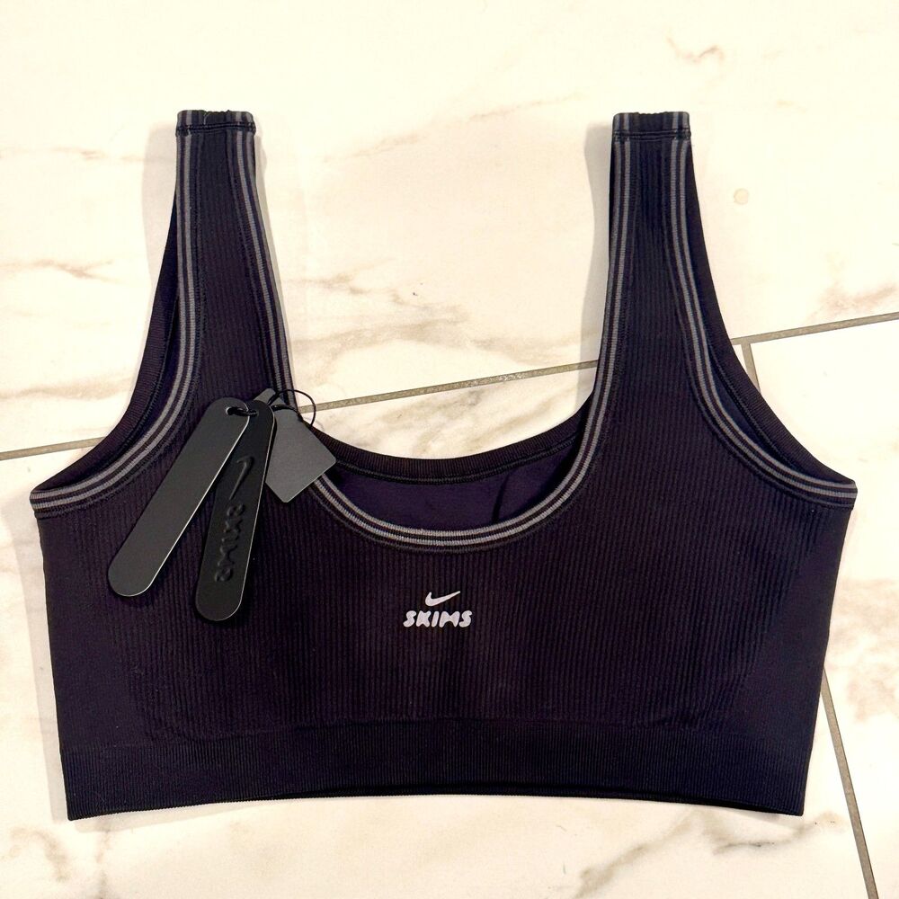 Nike Skims Ribbed Scoop Neck Sports Bra in Obsidian - Women's M - NEW with Tags - Picture 5 of 7